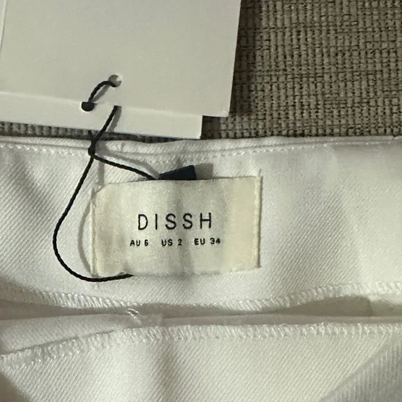 DISSH Elegant White Skort - Picture 6 of 7